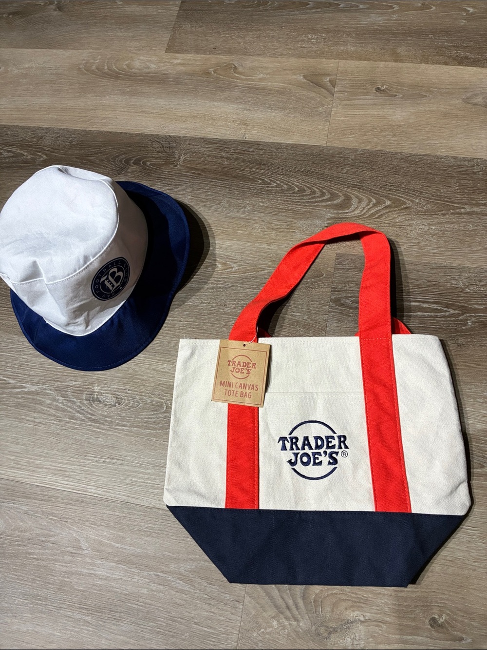 Bay FC x Trader Joe’s Mini Canvas Tote Bag with Red Handles and Bay FC bonus hat - Picture 2 of 8